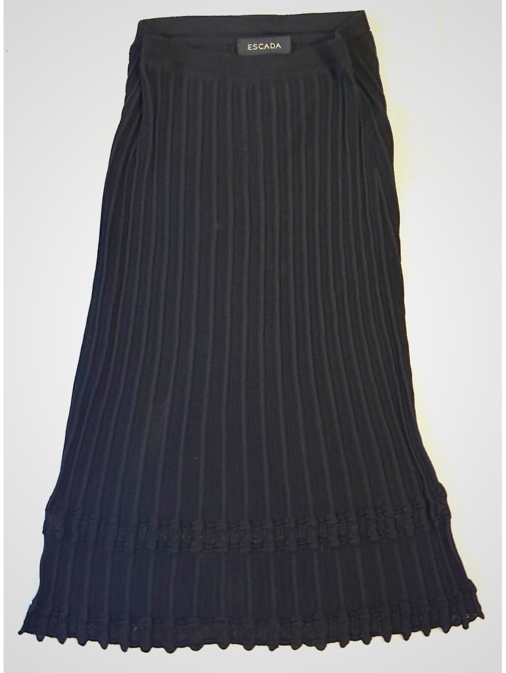 Escada Black Pleated Midi Skirt Size EU 38, US 8 #luxury #designer #fallfashion
